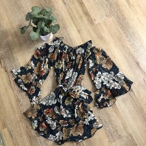 DONATED: Vici Floral Off The Shoulder Bell Sleeve Tunic Top